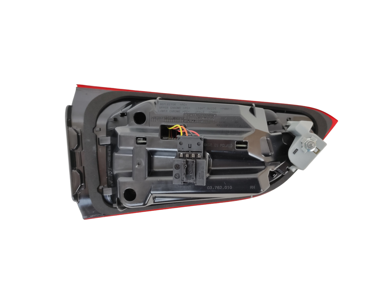 BMW X1 F48 LCI Originale Fanale Posteriore Interno LED DX   63217477718      | Fratelli Leo